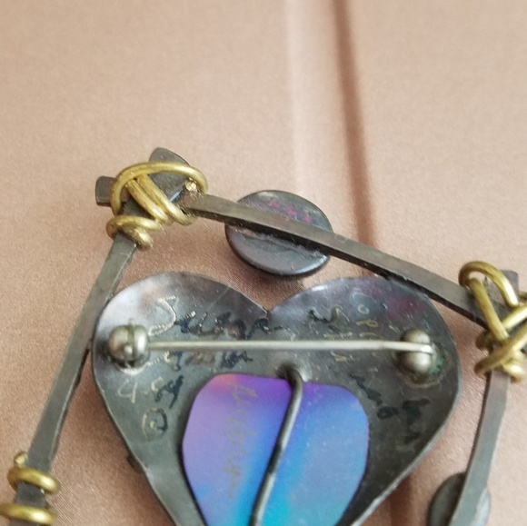 Artistic Brooch - Picture 6 of 8